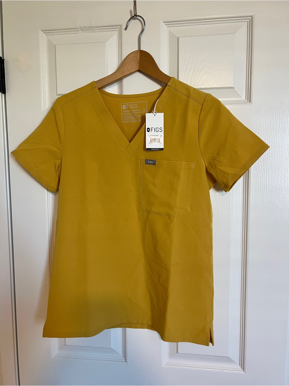 Figs Catarina Yellow Scrub Top
